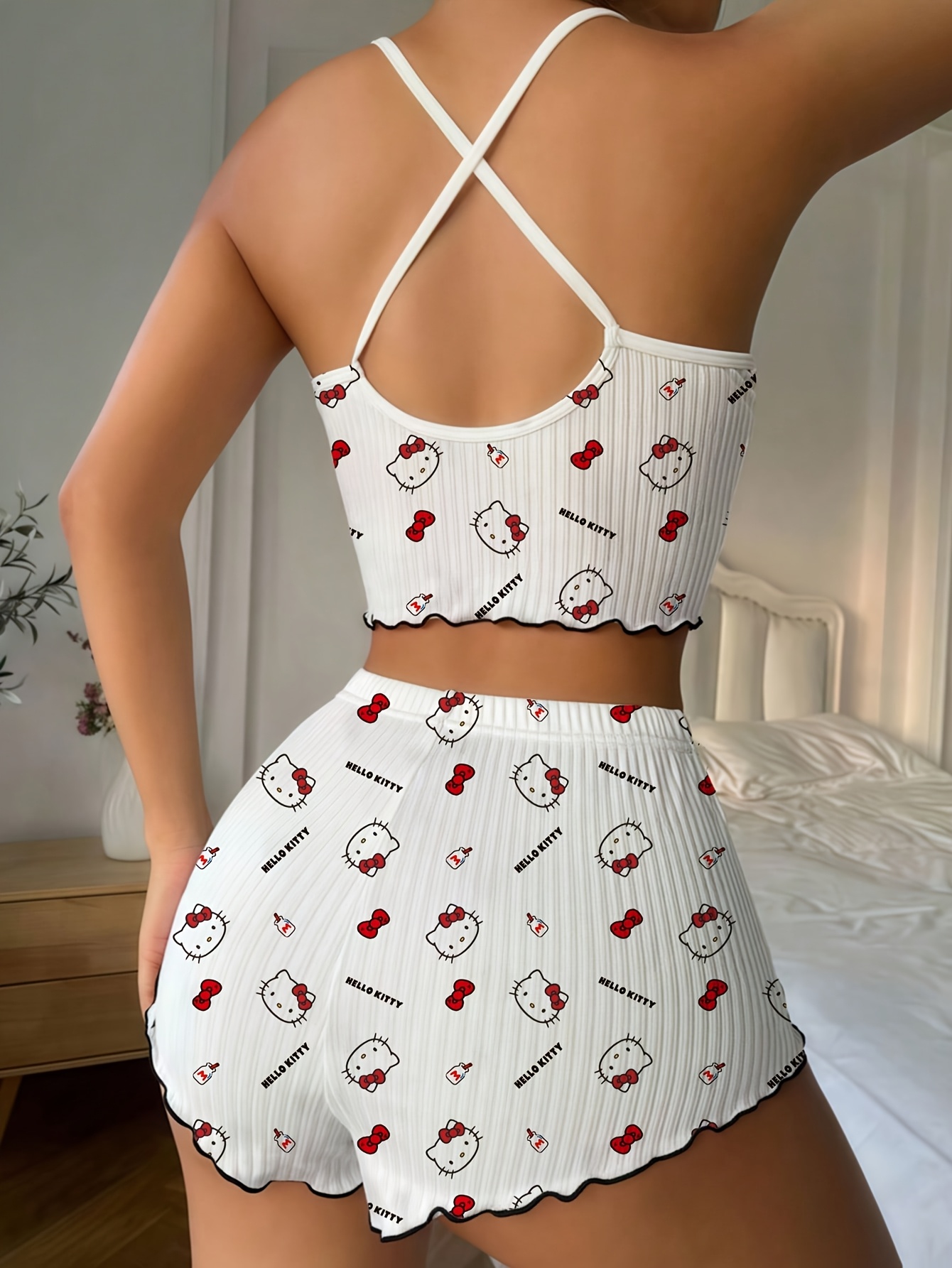 Sanrio Hello Kitty Ilmek Askıl - Women Top Fashion incelemesi ve fiyatı