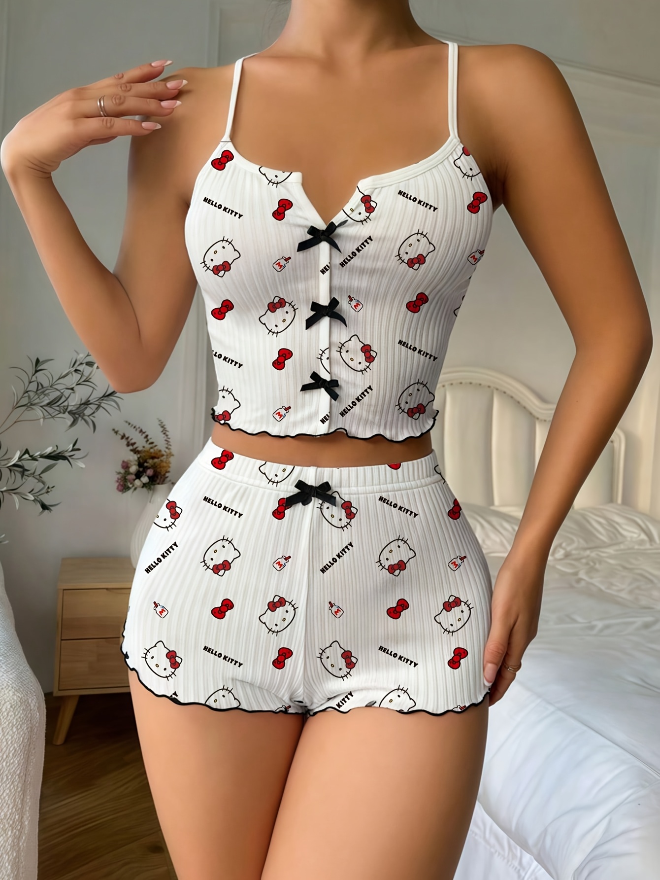 Sanrio Hello Kitty Ilmek Askıl - Women Top Fashion incelemesi ve fiyatı